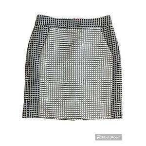 Banana Republic Geometric Print Straight Skirt Size 4P Lined White Black